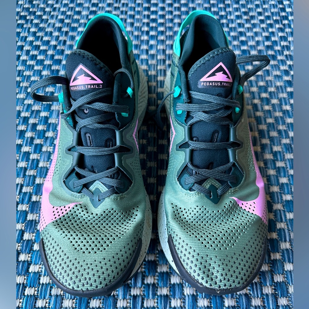 Women's Nike Pegasus Trail 2 Green Pink Sz 9